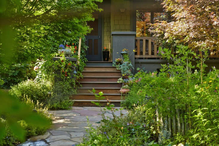 Garden Begone: 8 Concepts for Entrance Backyard Landscapes